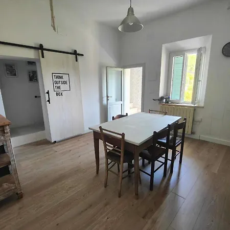 Casa Adriana - *